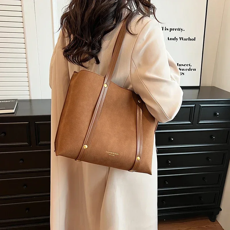 

Fashionable Tote Bag for Women 2024 New High-end Textured Frosted Shoulder Bag Large Capacity Simple Commuting Bag Tragetasche