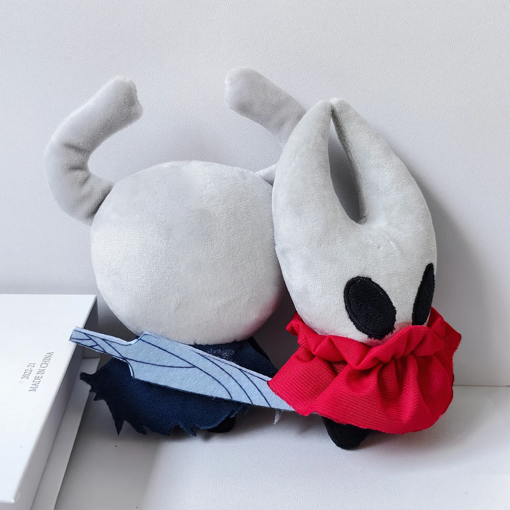 Pluszak Hollow Silksong Figurka Hornet Maskotka Pluszowa Lalka z Kreskówki Gra Mały Rycerz Pluszaki Zawieszka do Plecaka Prezent dla Chłopców i Dzieci