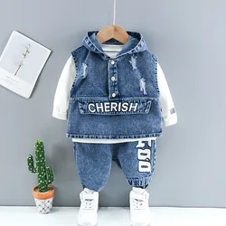 Baby Kleidung Frühling Herbst Mode zerrissen Denim Anzug Brief Jeans jacke Kapuze Weste Bottom ing Shirt Hose 3-teiliges Set