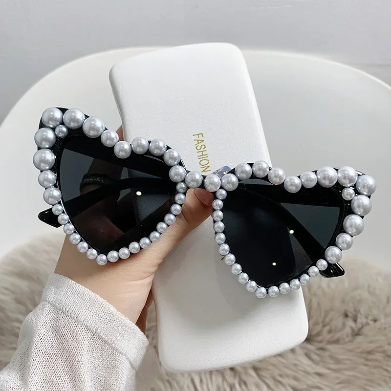 Gafas de sol con forma de corazón de perlas para mujer, anteojos de sol con montura grande para fiesta de boda, playa, exteriores