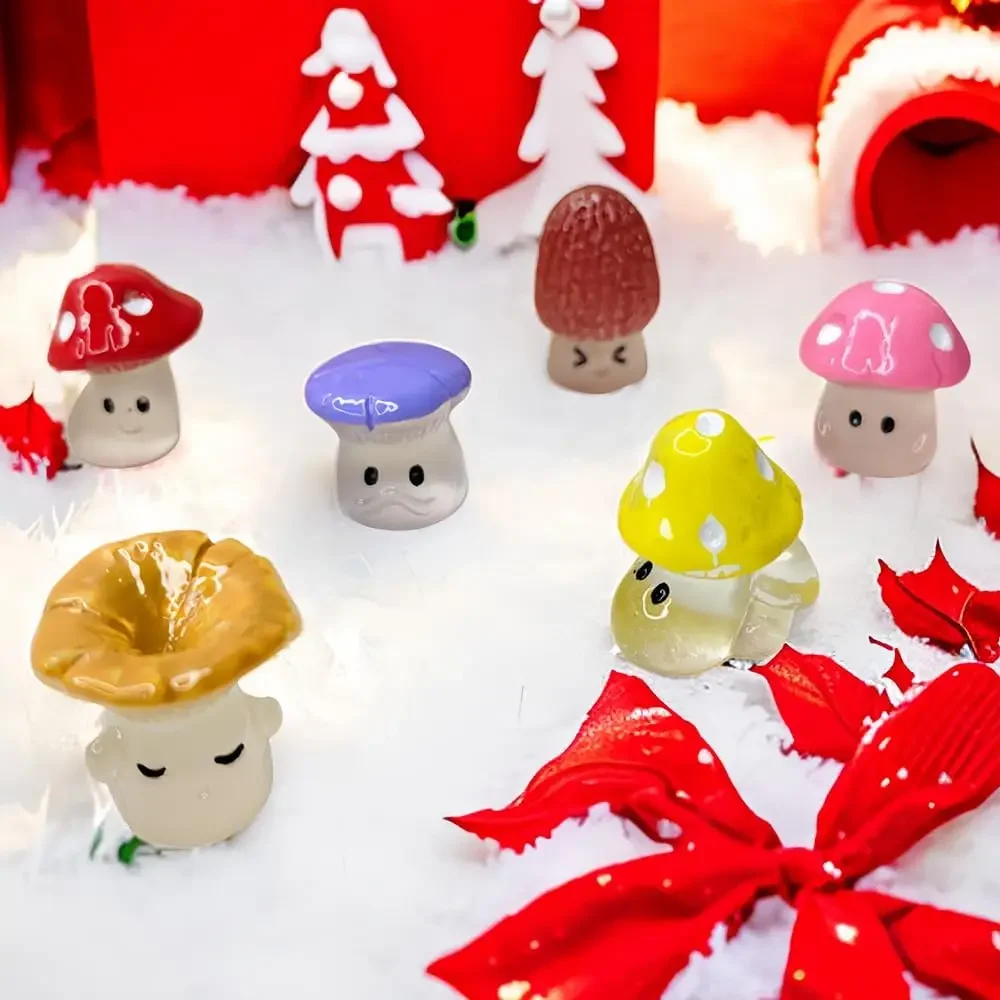 30PCS Luminous Resin Cartoon Wild Mushrooms Statue Decoration Miniature Fairy Garden Accessories For Rooms, Courtyards, Gardens
