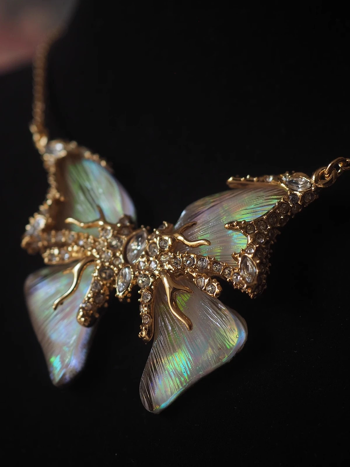 Vintage Victorian Era 14K Gold Filled White Shell Opal Full Diamond Butterfly Pendant Chic Stainless Steel Butterfly Necklace