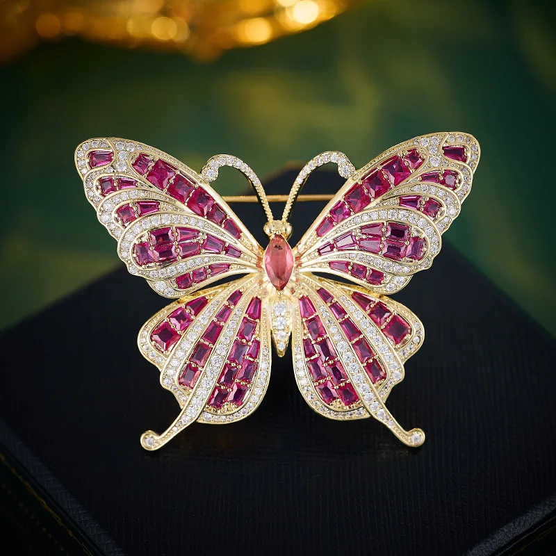 

OKILY изысканная брошь-бабочка с красным корундом и насекомым, высококачественный светлый роскошный фиолетовый зеленый циркон, корсажный костюм для женщин, аксессуары