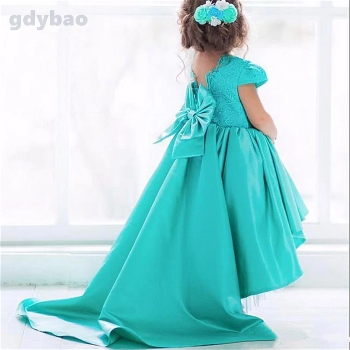 

Elegant Satin Flower Girl Dress For Wedding Tulle Fluffy Lace Cap Sleeve With Bow Child's First Eucharistic Birthday Party Dress