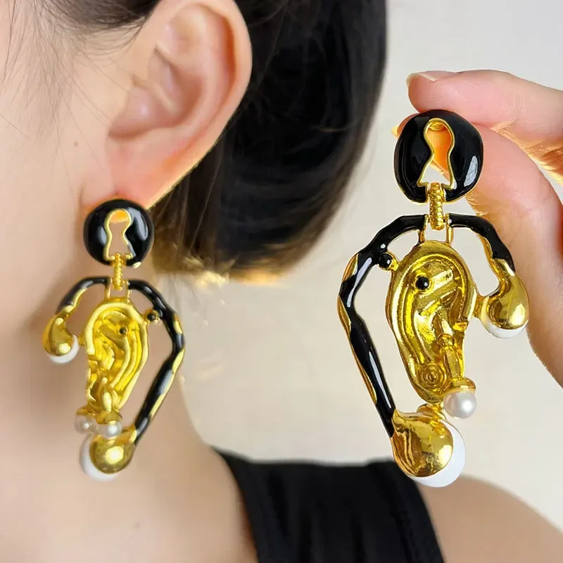 

Vintage high-end black drip glaze ears pearl unique exaggerated earrings for women