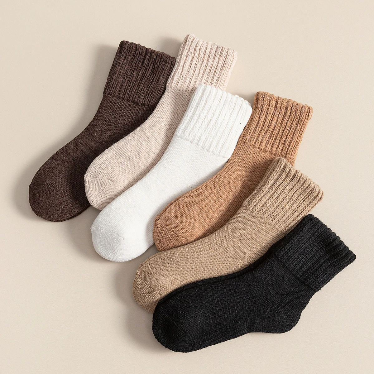 2 أزواج من الصوف الخريف والشتاء المرأة بلون بسيط موضة نمط الكلية سميكة الدافئة حلقة مريحة منتصف جوارب أنبوبية