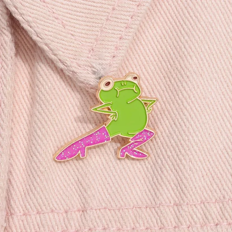 Der originelle, fabelhafte Frosch mit Glitzerstiefeln, Emaille-Pin, Cartoon-Tier-Brosche, Anstecknadel, Modeschmuck, Geschenk für Freunde