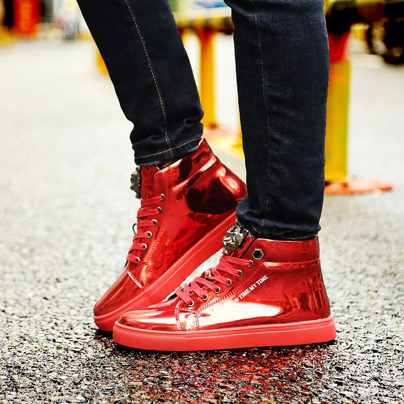 

Designer Red Sneakers Men Plus Size 47 Mirror Leather Skateboard Shoes Men Fashion High Top Sneakers Hip Hop Men's Skate Shoes