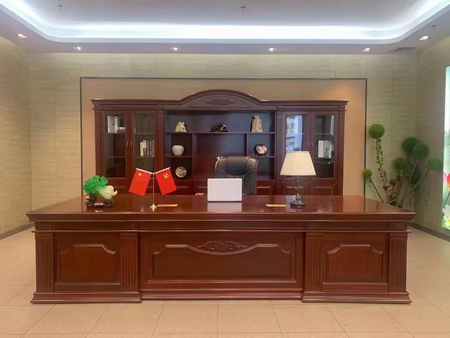 Professional Office Furniture Half Round European Style Semi Circle 100% MDF Executive Office Desk