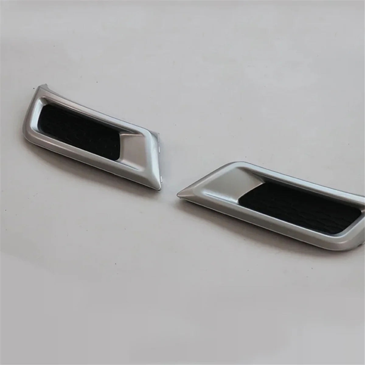 Car Rear Tail Throat Exhaust Pipe Plate Decoration Cover Trim for Land Rover Discovery Sport 2020-2023 Left LR127493