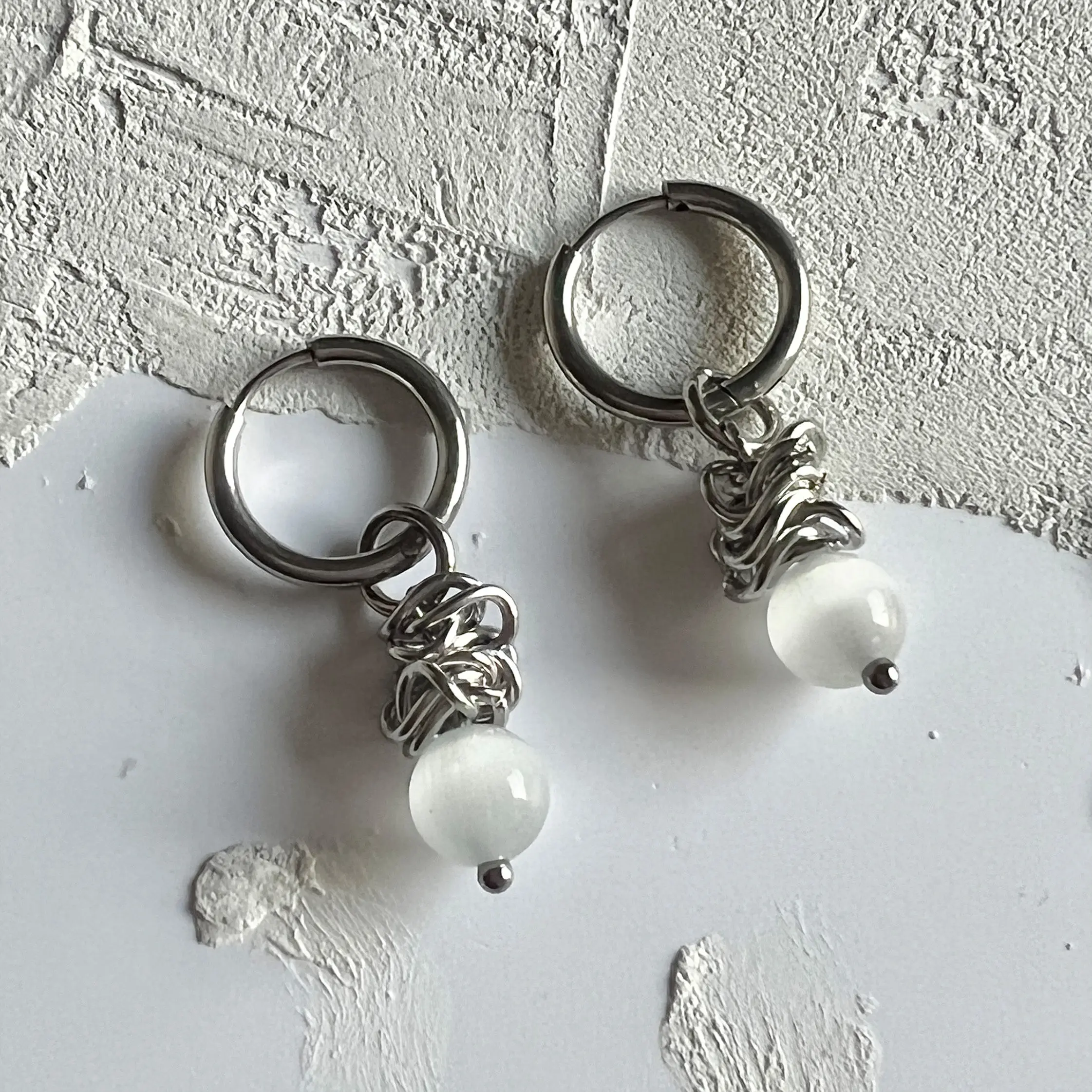Elegant Cat‘s Eye Stone Titanium Steel Dangle Earrings Trendy Hoop Earrings Jewelry Gift Accessory Clip-On Earrings for Ladies
