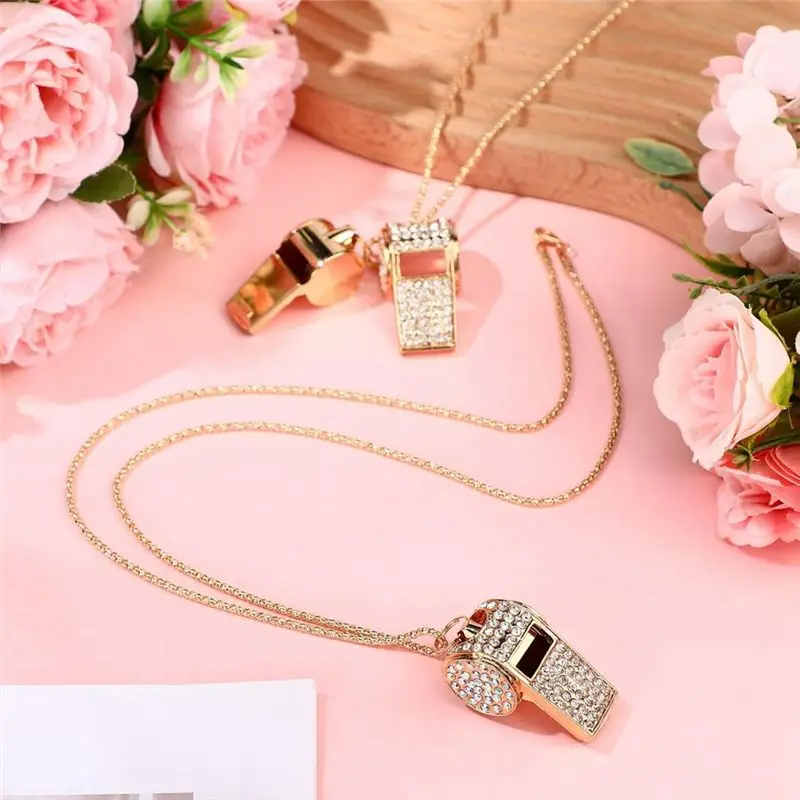 عبوة من صفارة بلينغ صديقة للميزانية مع سلسلة من حجر الراين الكريستالي، صفارة لامعة مع سلسلة مفاتيح للحكم والمدربين والمعلمين