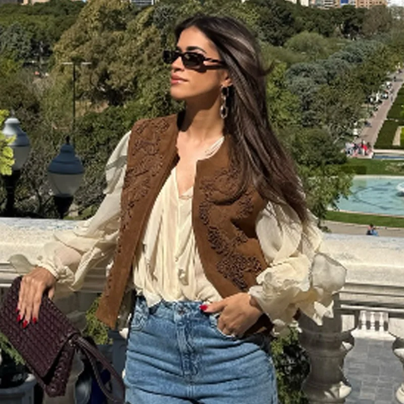 HXAO المرأة سترة المحاصيل المطرزة صدرية 2025 الربيع الجلد المدبوغ سترة دون أكمام البني الأحمر سترة أنيقة أنيقة Giletes للنساء