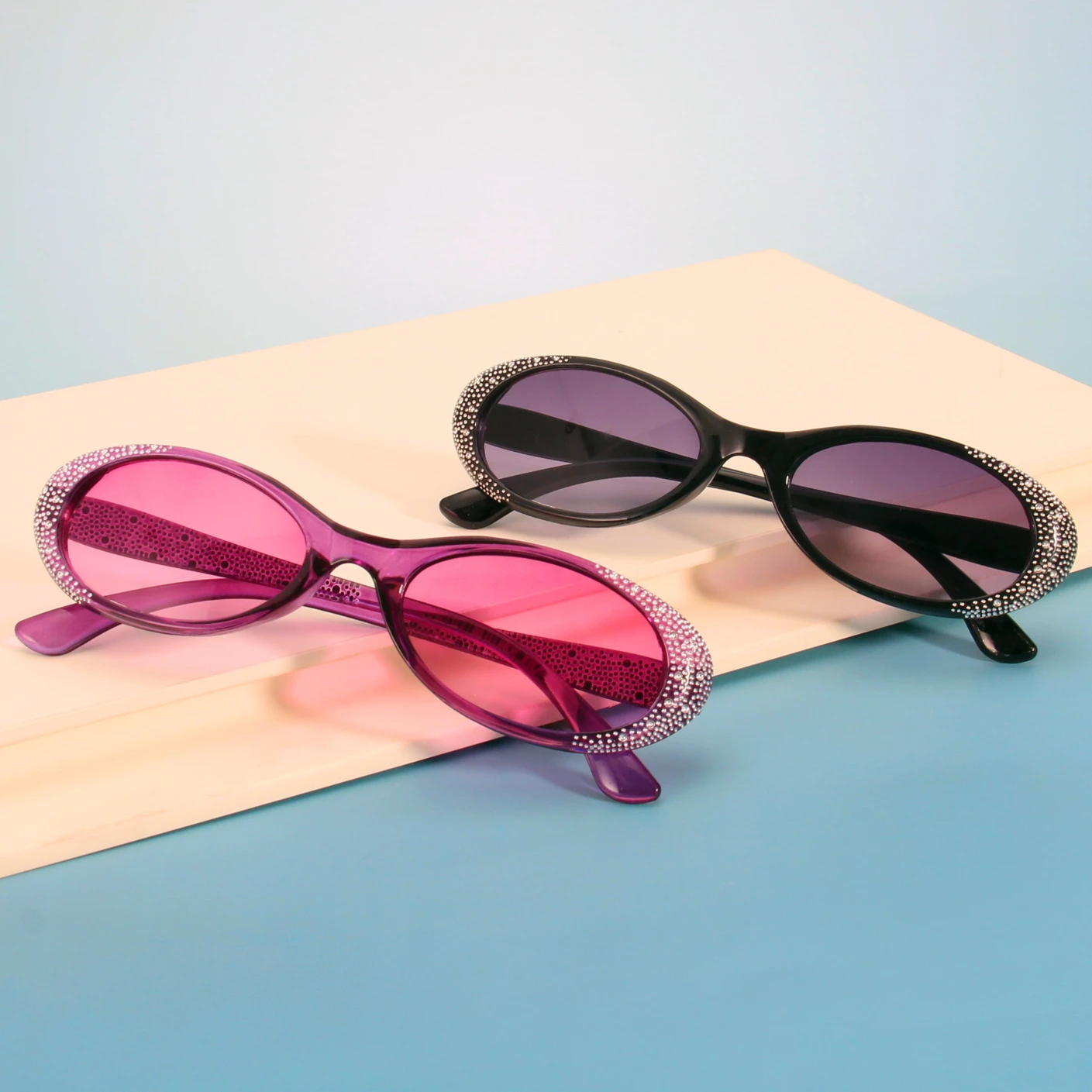 Gafas de montura pequeña con forma de ojo de gato y diamantes de imitación elegantes de gama alta europeas y americanas para mujer, gafas decorativas para vacaciones en la playa