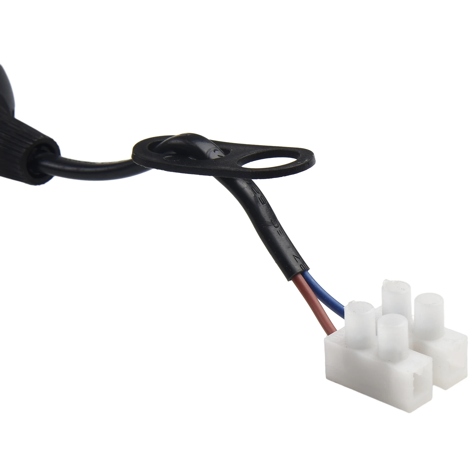 Convenient E27 Lamp holder Construction socket for Construction and Renovation projects, wired with 2 pole chandelier clamp