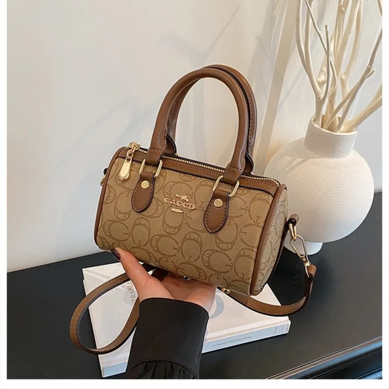 

Gorgeous Classic Tote Bag Female Casual Travel Bag Popular Chic Exquisite Versatile Practical Stylish Trendy Daily Charming