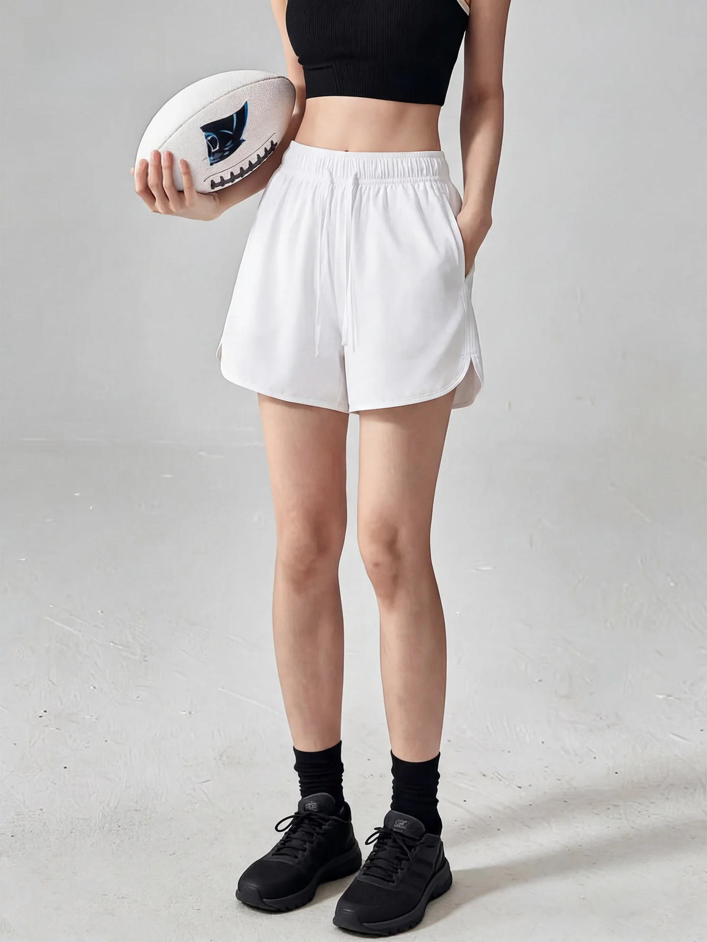 

Women's Sporty Loose Fit White Quick Dry Outdoor Casual Shorts High Waist Three-quarter Length Summer 2026 New Arrival