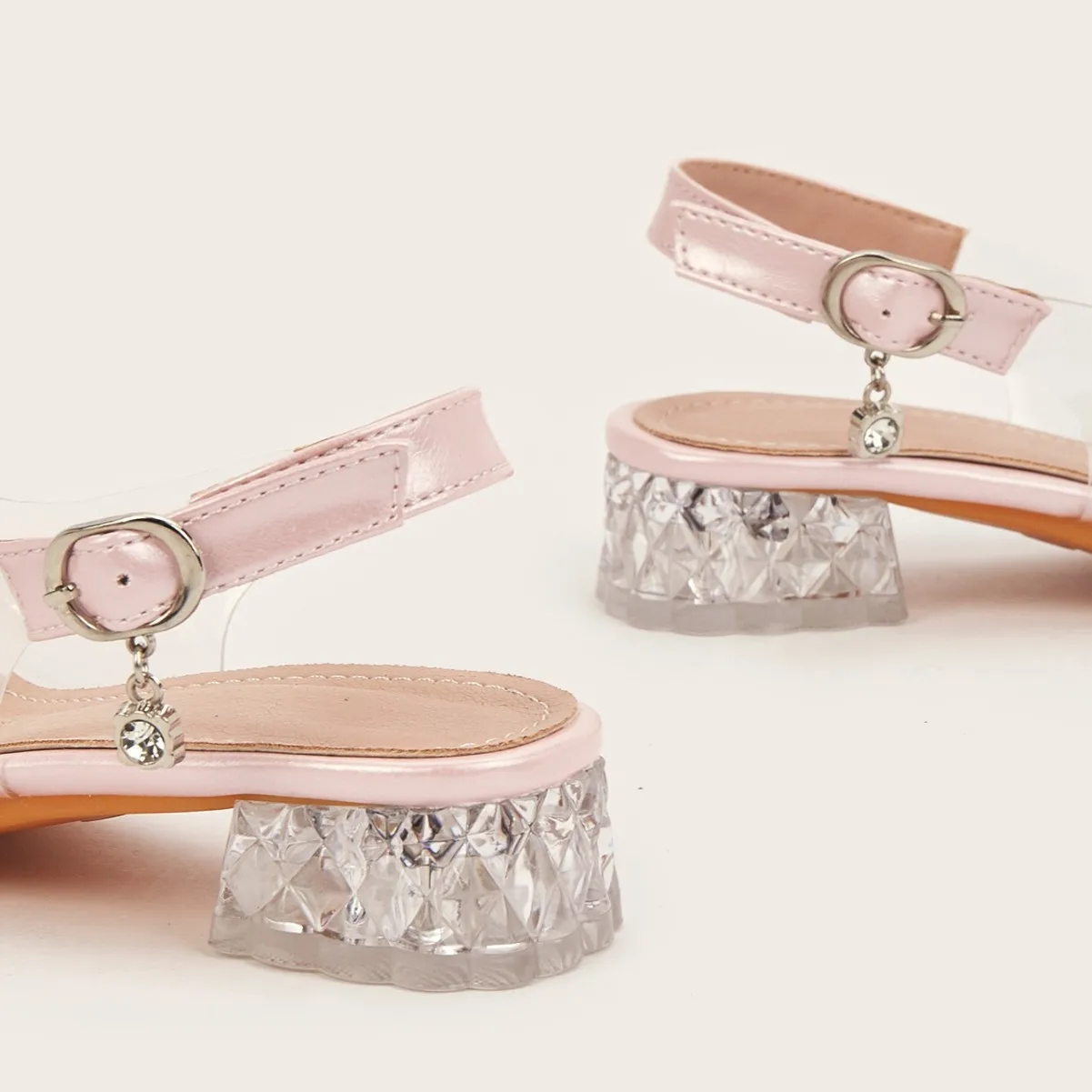 2026 ربيع وصيف جديد حذاء للأطفال الفتيات عالية الكعب الاطفال شفافة كعب سميك القوس الجنية الرياح الصنادل أحذية الشاطئ الموضة #4