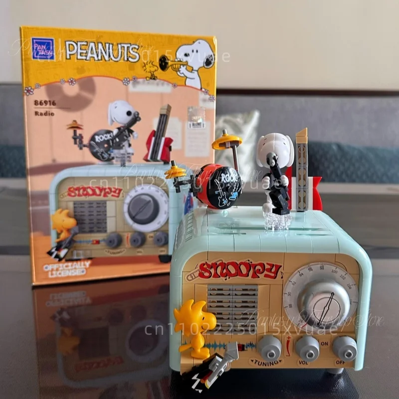 Snoopy Building Blocks Light and Shadow Camera Coffee Machine Radio Assemble Model Toys Retro Home Appliances Decoration Gifts