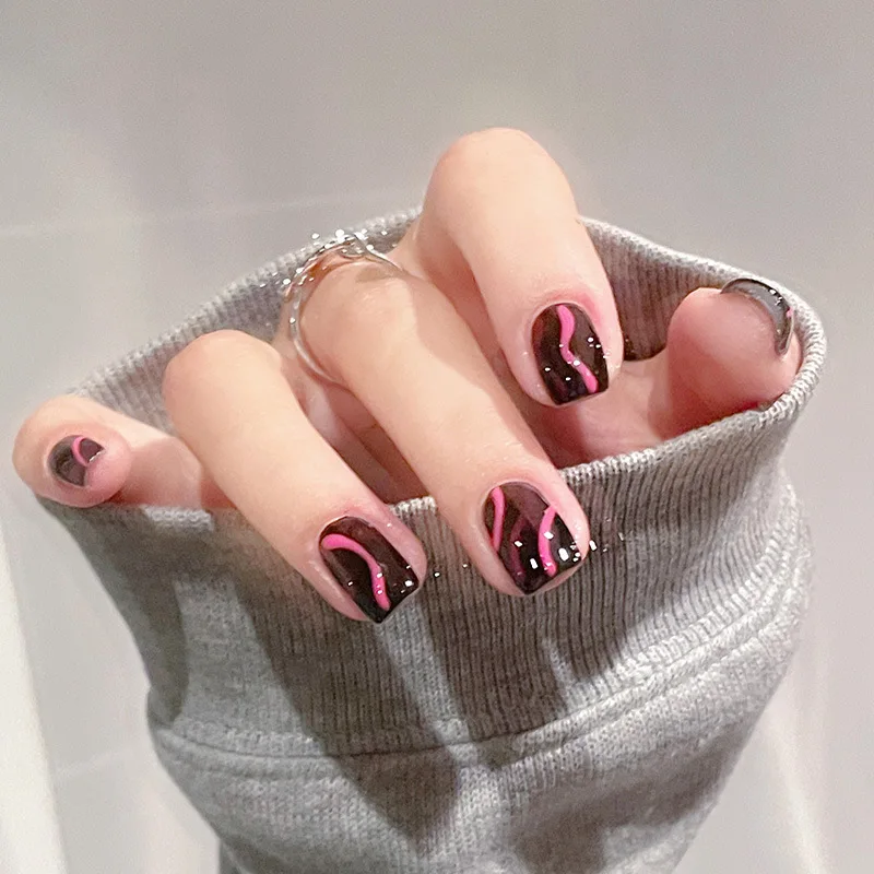 24pcs Short y2k False Nail Wave Line Heart Black Press on Nail Street Style Art Manicure Set Round Head Glossy Fake Nail Patch