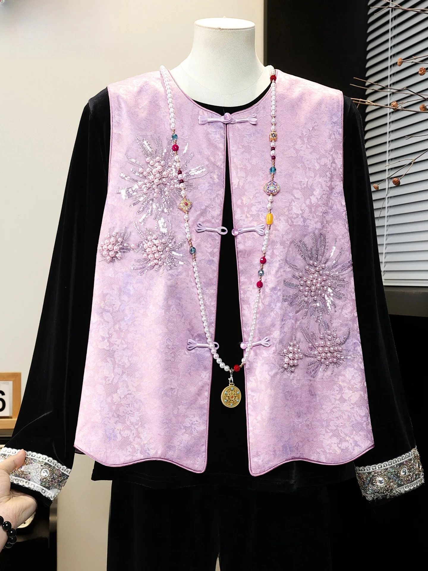 

New Chinese Sle Women's Velvet Set Floral Embroidery Long Sve round Ne Top And Jaet plus Size Spring Autumn Faion