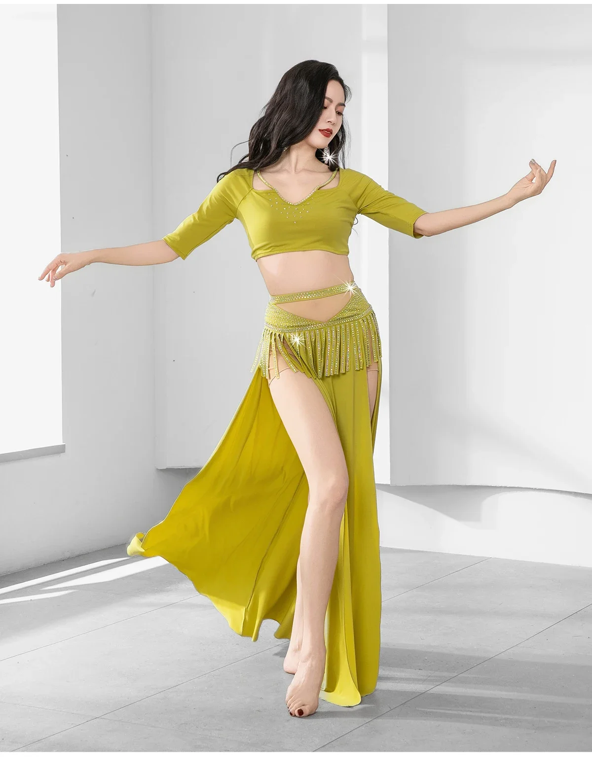 

New Belly Dance Costume for Women's Advanced Diamond Tassel Performance Set Adult Oriental Belly Dancing Practice Clothing