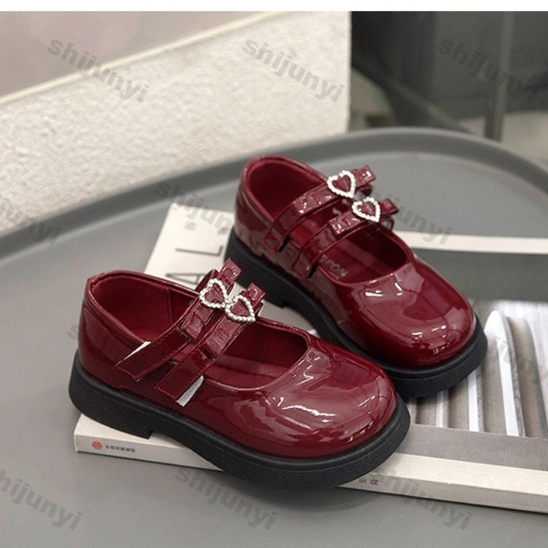 

Princess Shoes 2026 Spring Summer Love Diamond Party Children's Leather Shoes Fashion Soft Sole Comfortable Girl's Flat Shoes