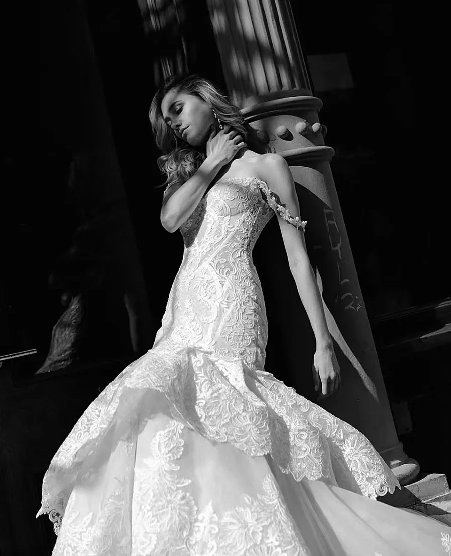 Customized Graceful Classical Strapless Lace Mermaid Wedding Dress Multilayer Gorgeous Bridal Gown Vestidos De Novia