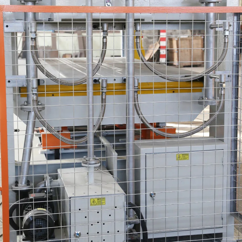 Máquina de prensado en caliente de melamina Mdf de prensa caliente para madera contrachapada