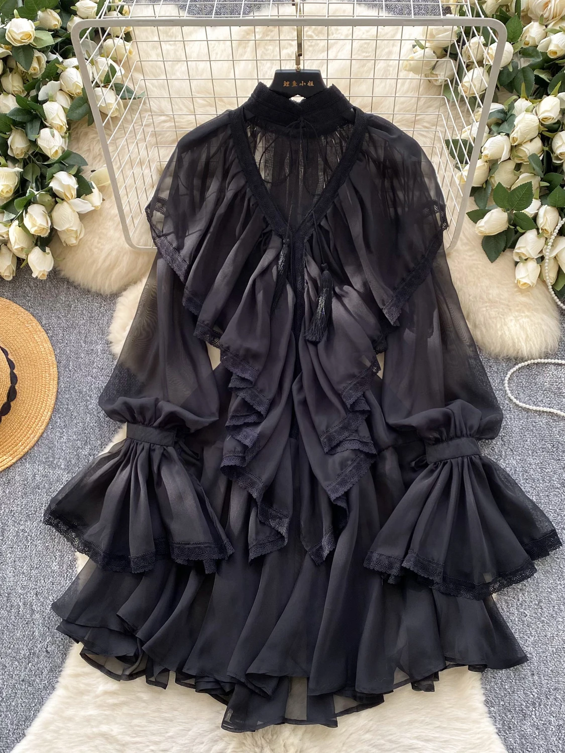 Retro Lace Splicing… - image