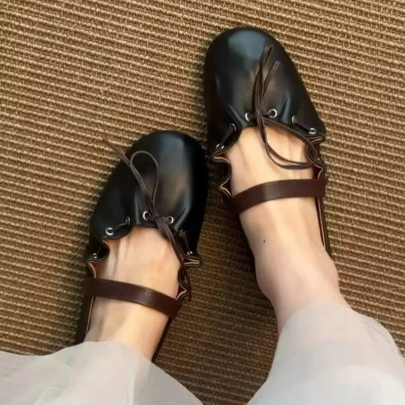 

Women's 2026 Spring New Retro Flat Pleated Round Toe Shallow Mouth One Line with Ruffle Flat Single Shoes