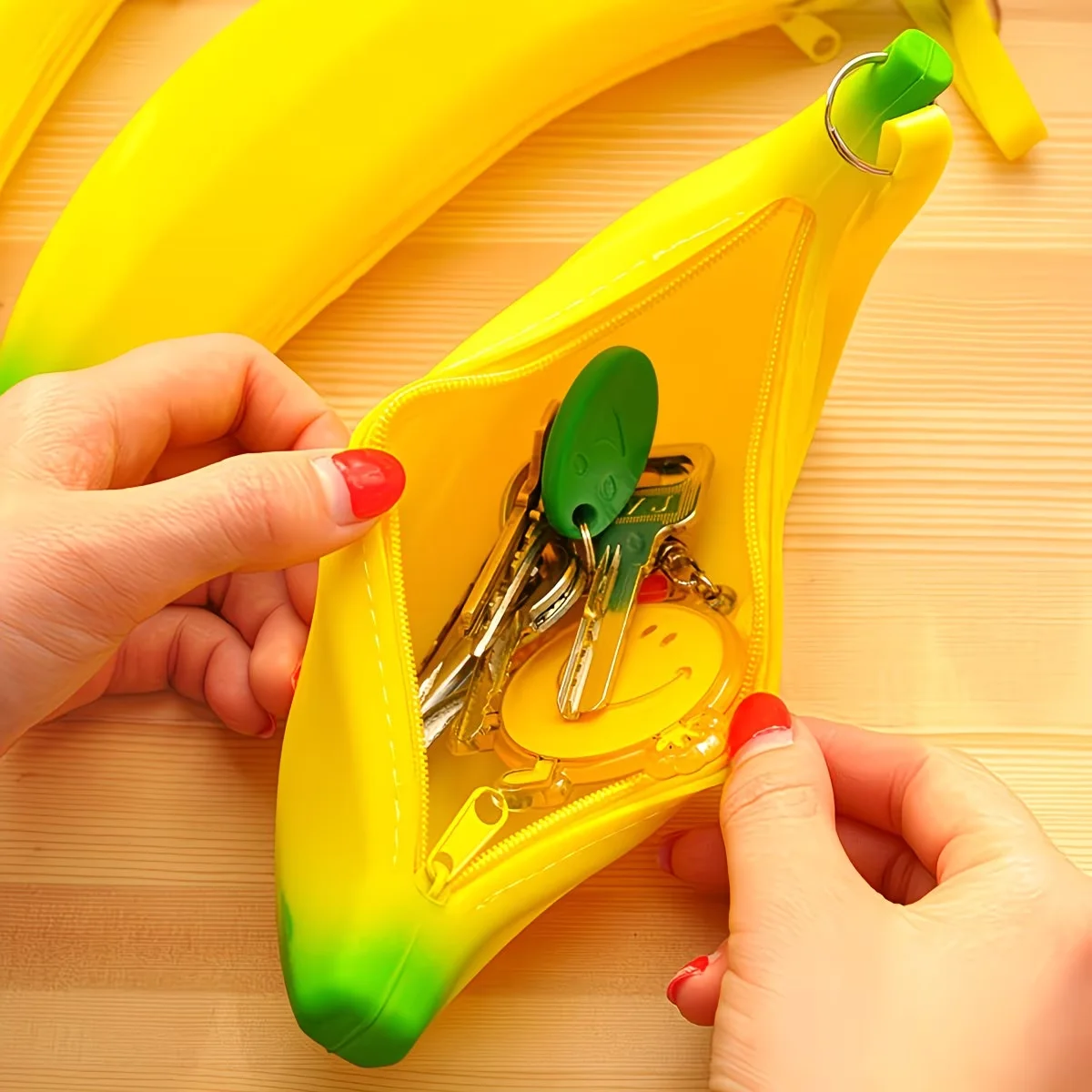 2 Banana-Shaped Zipper Wallets, Fashionable Fruit Coin Purses, Silicone Banana-Shaped Fun Storage Cases, Compact Storage for Earphones, Lipstick, Earphone Cases, Lipstick, Coin Purse Accessories - Cute Birthday Gifts view 4