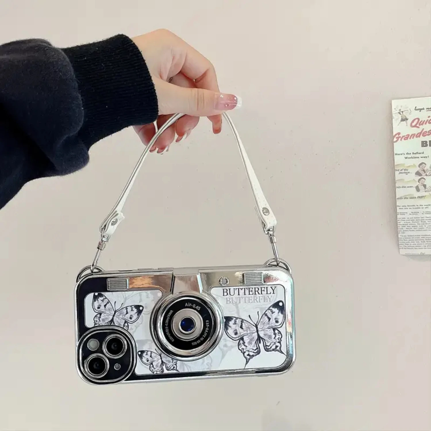 

High-Quality Stylish Retro Black White Vintage 3D Camera Phone Case with Durable PU Leather Strap - Protective Cover for iPhone