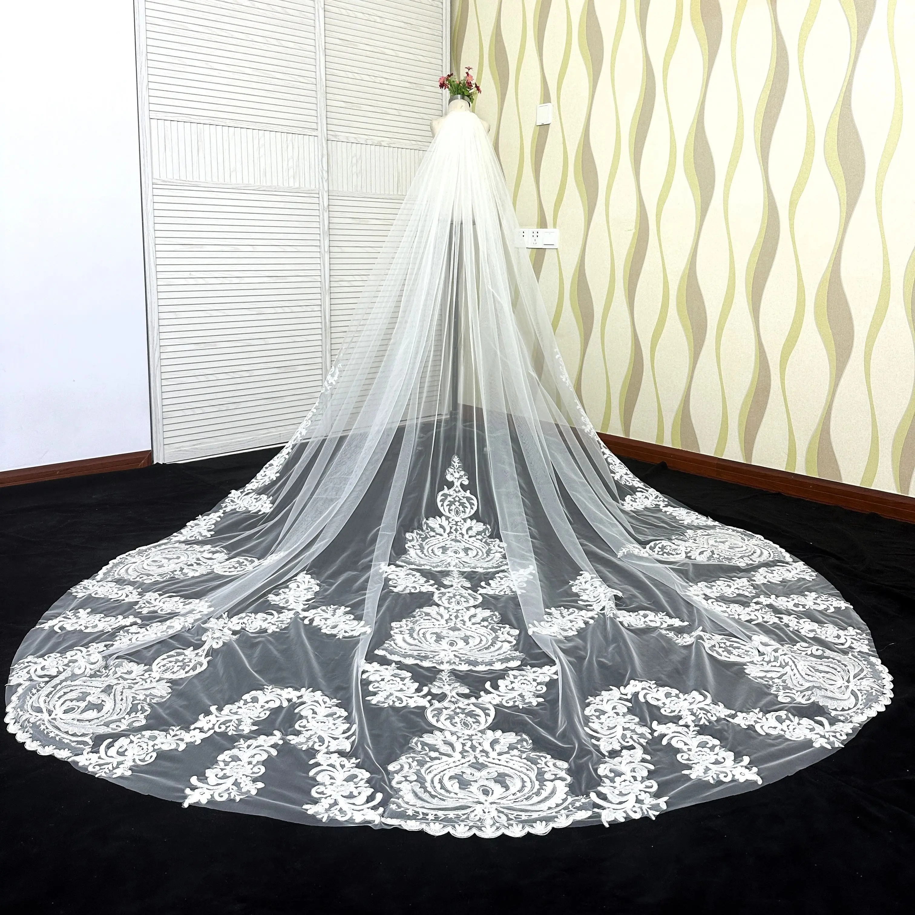 3 Meter White Ivory Cathedral Bling bling Wedding Veils Long Lace Edge Bridal Veil with Comb Wedding Accessories Bride Veu