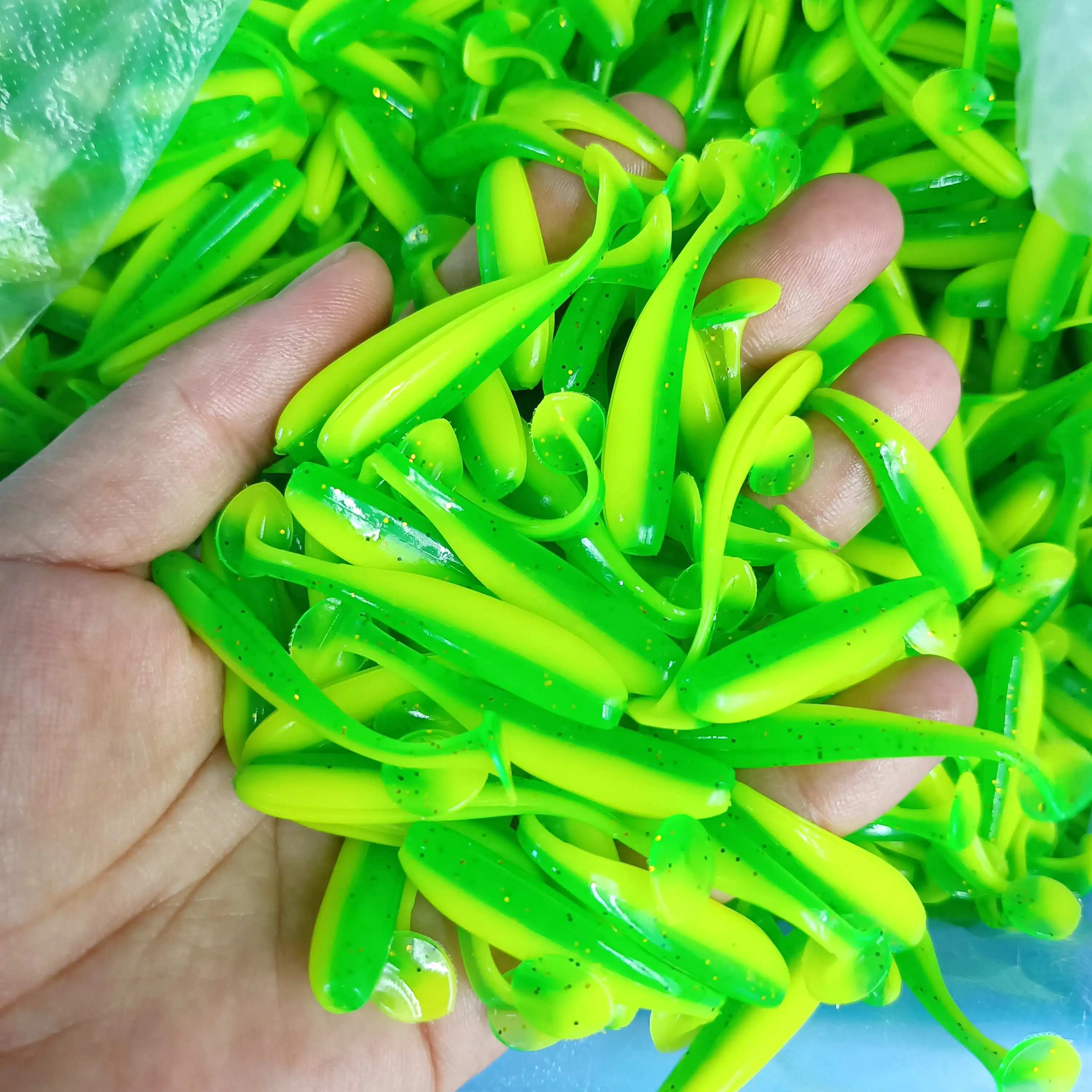 DUODUOYU 20PCS Hot Sell Soft Fishing Lures 1g/50mm T-tail Worm Lure Small Artificial Bait Jig Wobblers Bass Pike Fishing Tackle