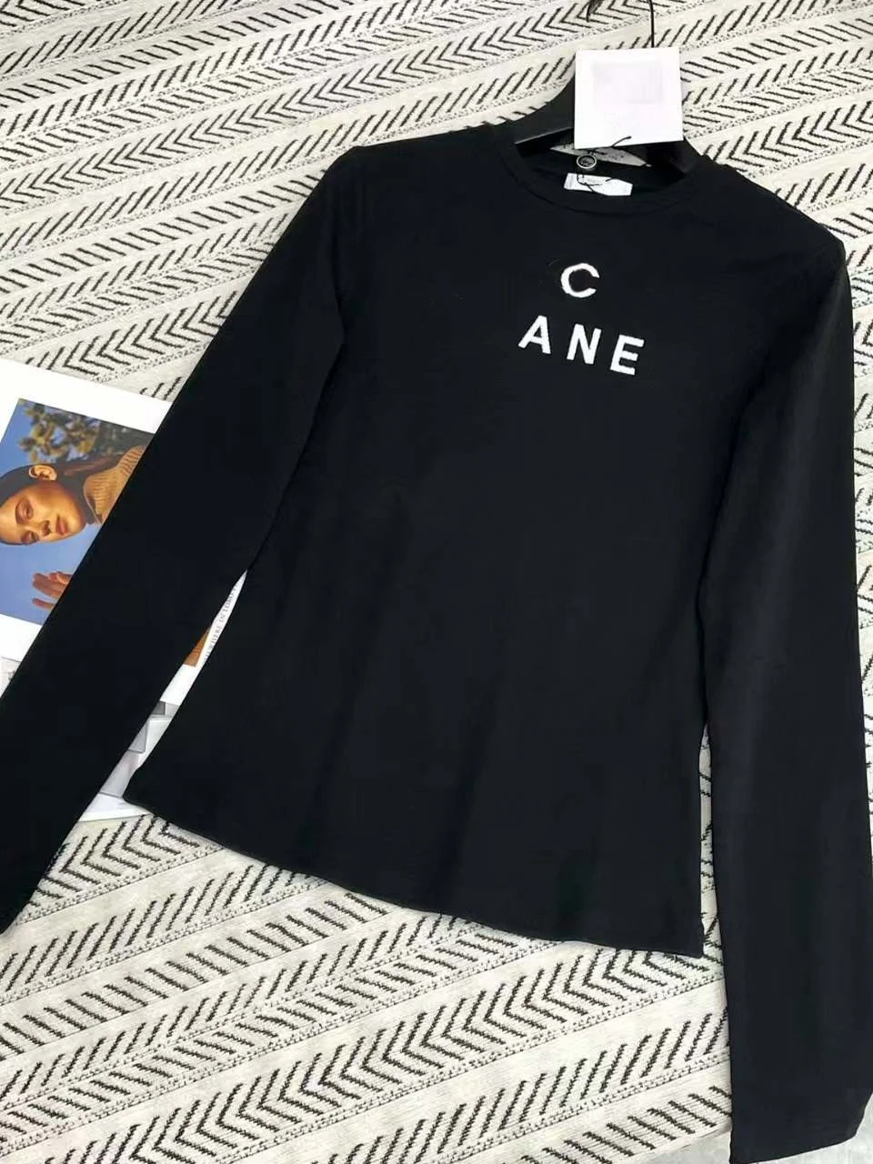 New Fall/Winter Casual and Stylish Round-Neck Color-Block Long-Sleeve T-Shirt Base Layer Top for Women