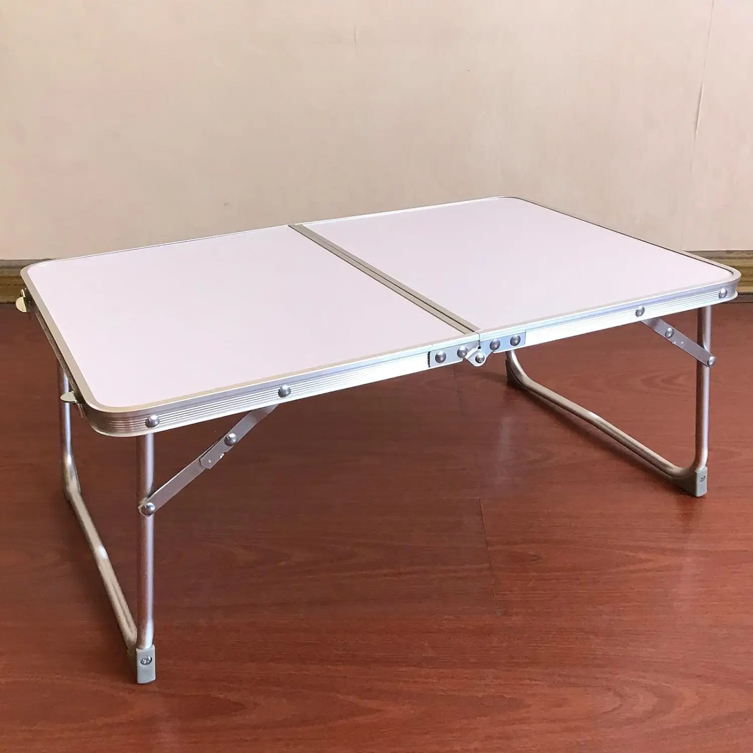 Efan Low Folding Camping Table,Lightweight Aluminium Picnic Laptop Bed Table for Eating Breakfast,Reading,Watching Movie on Bed