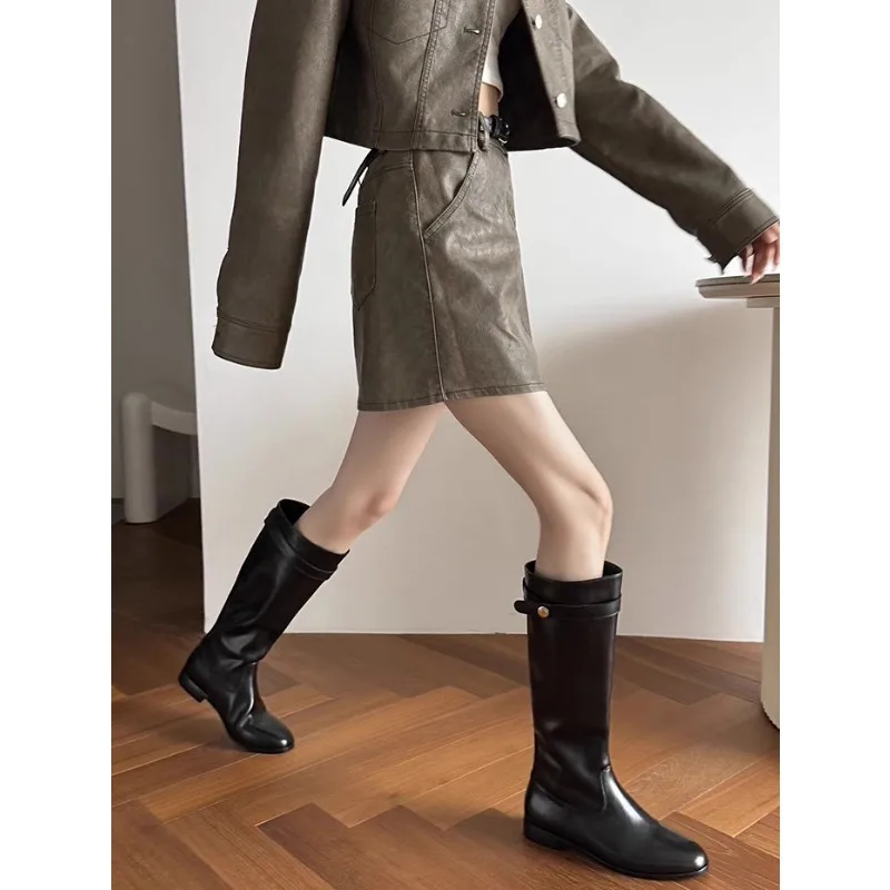 

Сапоги для верховой езды до середины икры из натуральной кожи на массивном каблуке, на толстой платформе, с золотой пряжкой для монет, ремешок, осень-зима, модные праздничные подарки