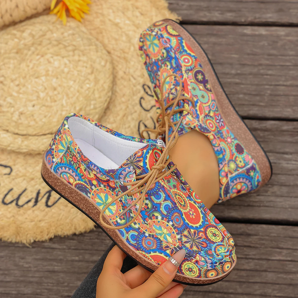 

Новинка 2023 года, весенняя женская парусиновая обувь с принтом, модные повседневные лоферы на плоской платформе с носком, осенние дышащие женские кроссовки на мелкой платформе