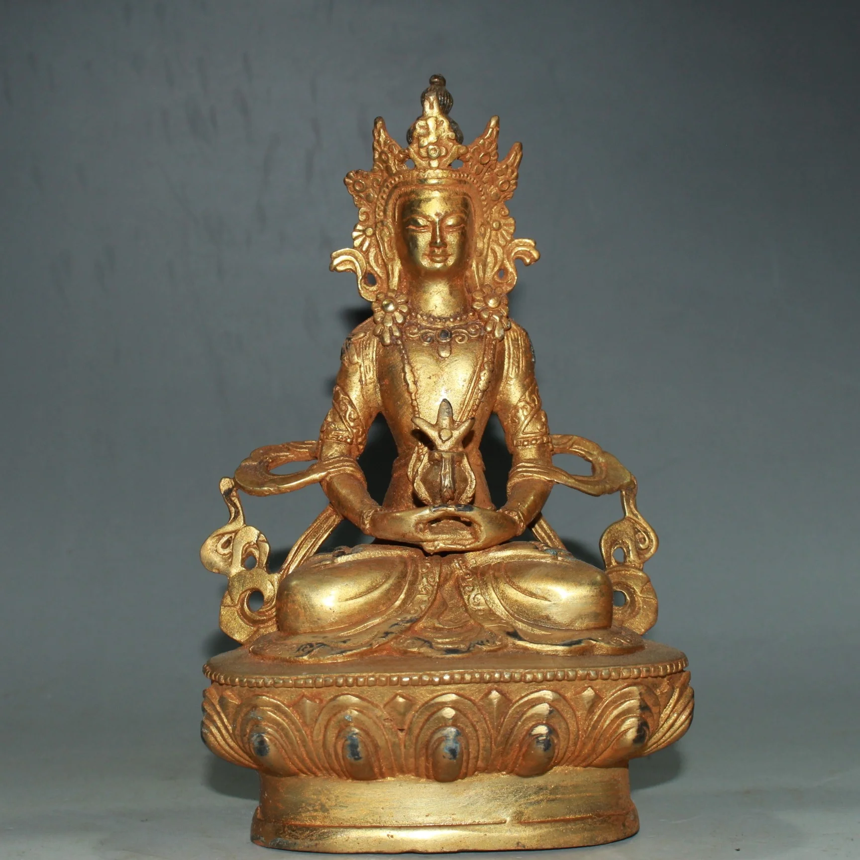 Exquisite Pure Copper Buddha Statue Ornaments With Beautiful Shapes are Home Crafts Worth Decorating and Collecting