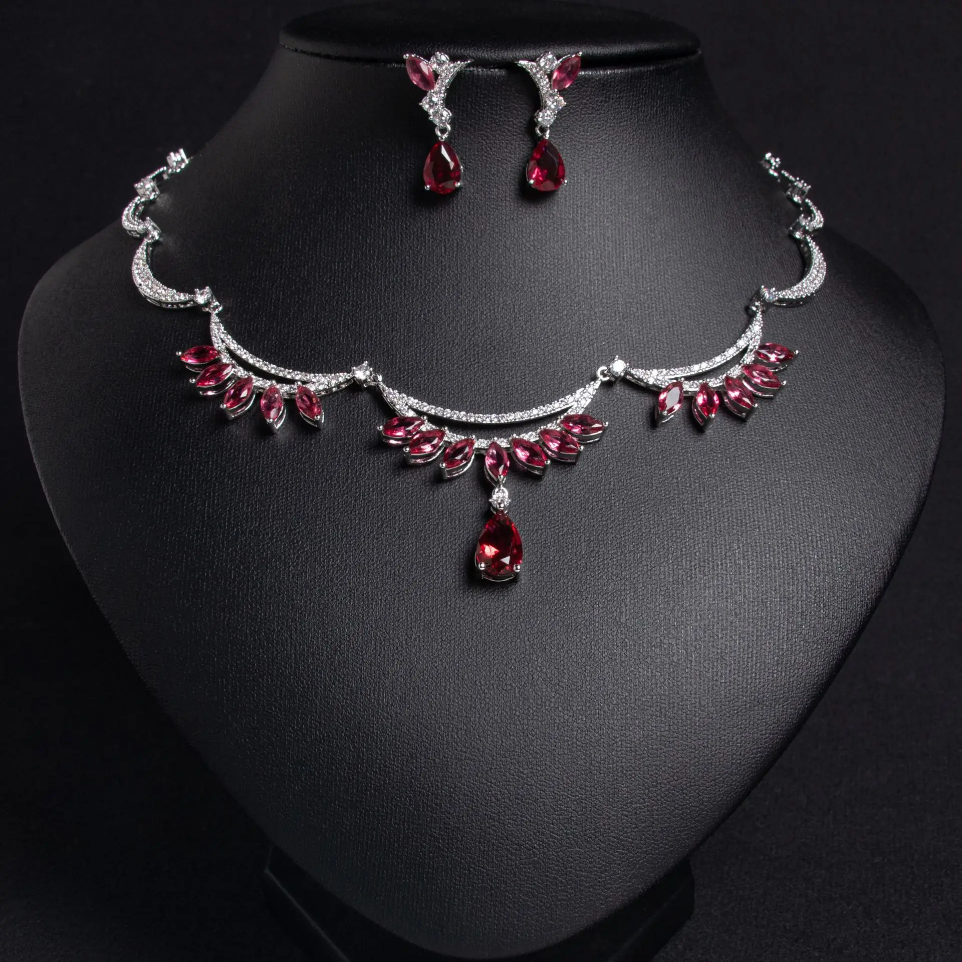 

Amazon full diamond micro-inlaid zircon bridal jewelry set European and American wedding banquet dress necklace earrings two-pie