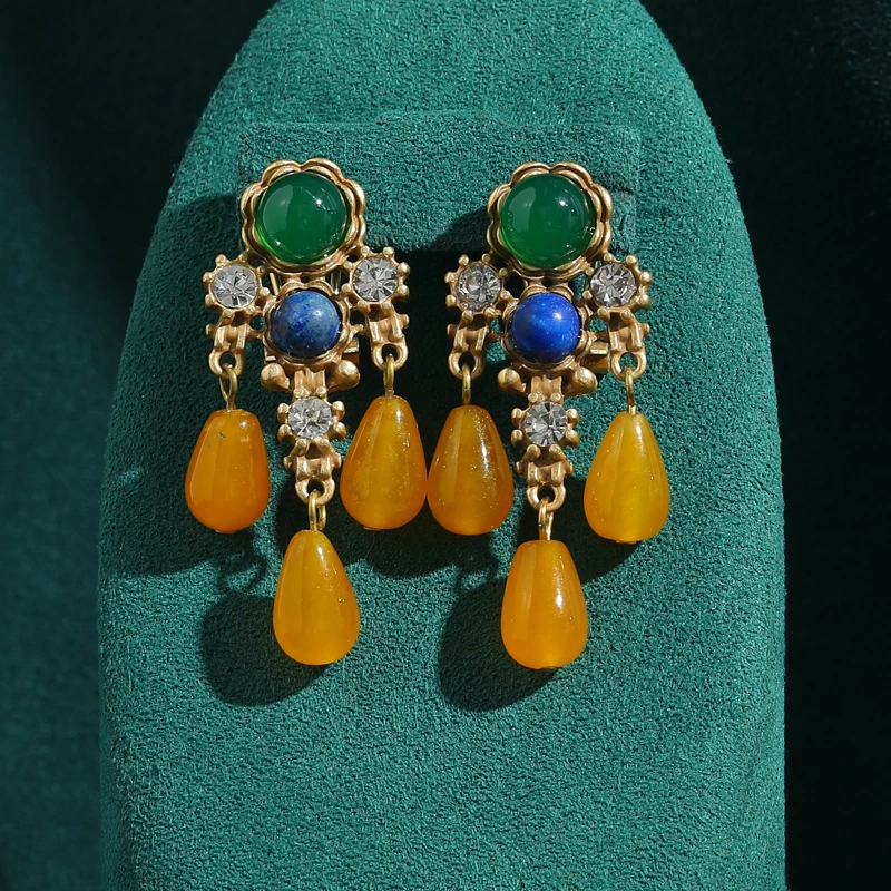 

Vintage Yellow Water Drop Earring Pendant Beeswax Tassel Natural Stone Retro Designer Female Jewelry New Arrival Banquet Art