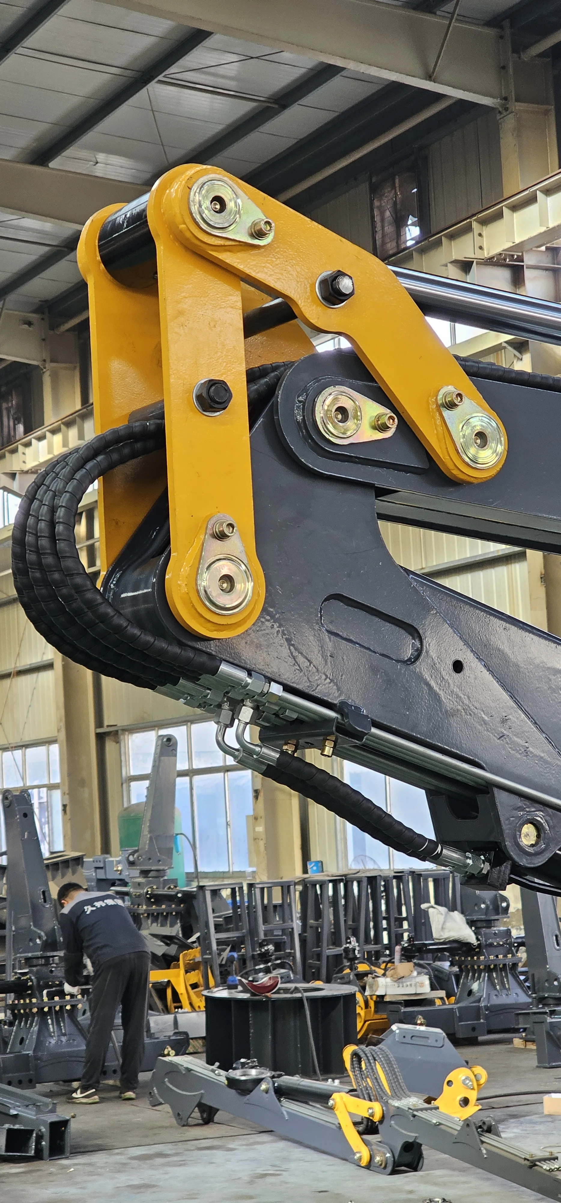 2025Forestry Macchina Impugnatura per legname Ruota afferrare Braccio pieghevole telescopico Gru per legname Gru per legname con certificazione CE