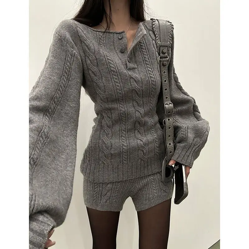 

Three-Piece Set Women Outfit Knit Pullover High-Waisted Shorts Leg Warmers Streetwear Spring Autumn Suit Design Sweater Set