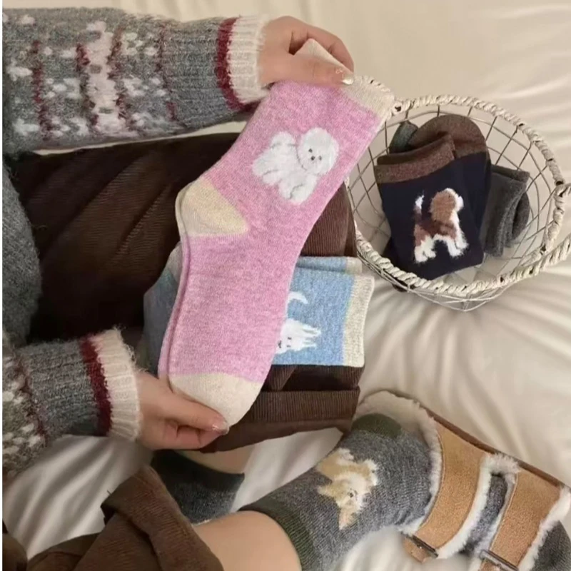 5 Paar Herbst-Winter-Socken aus Federgarn für Hunde, warme und dicke Florsocken ohne Knochen, Farbblockierung, Cartoon, niedliche Damensocken
