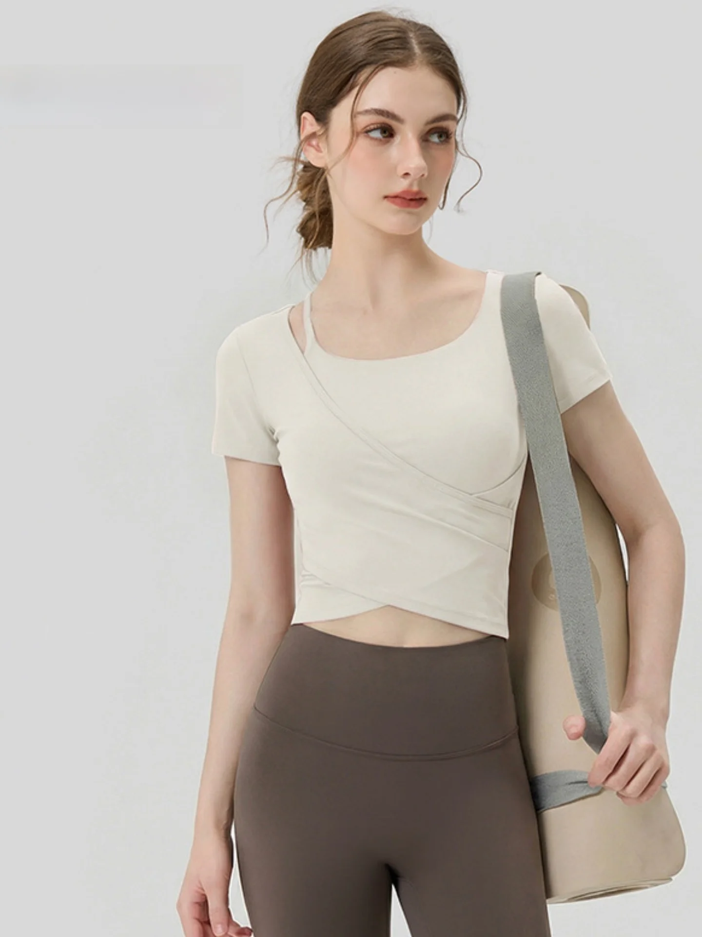 summer-new-women's-short-sleeve-t-shirt-sports-fitness-outdoor-yoga-clothing-integrated-cup-fitness-gymnastics-upper-apparel