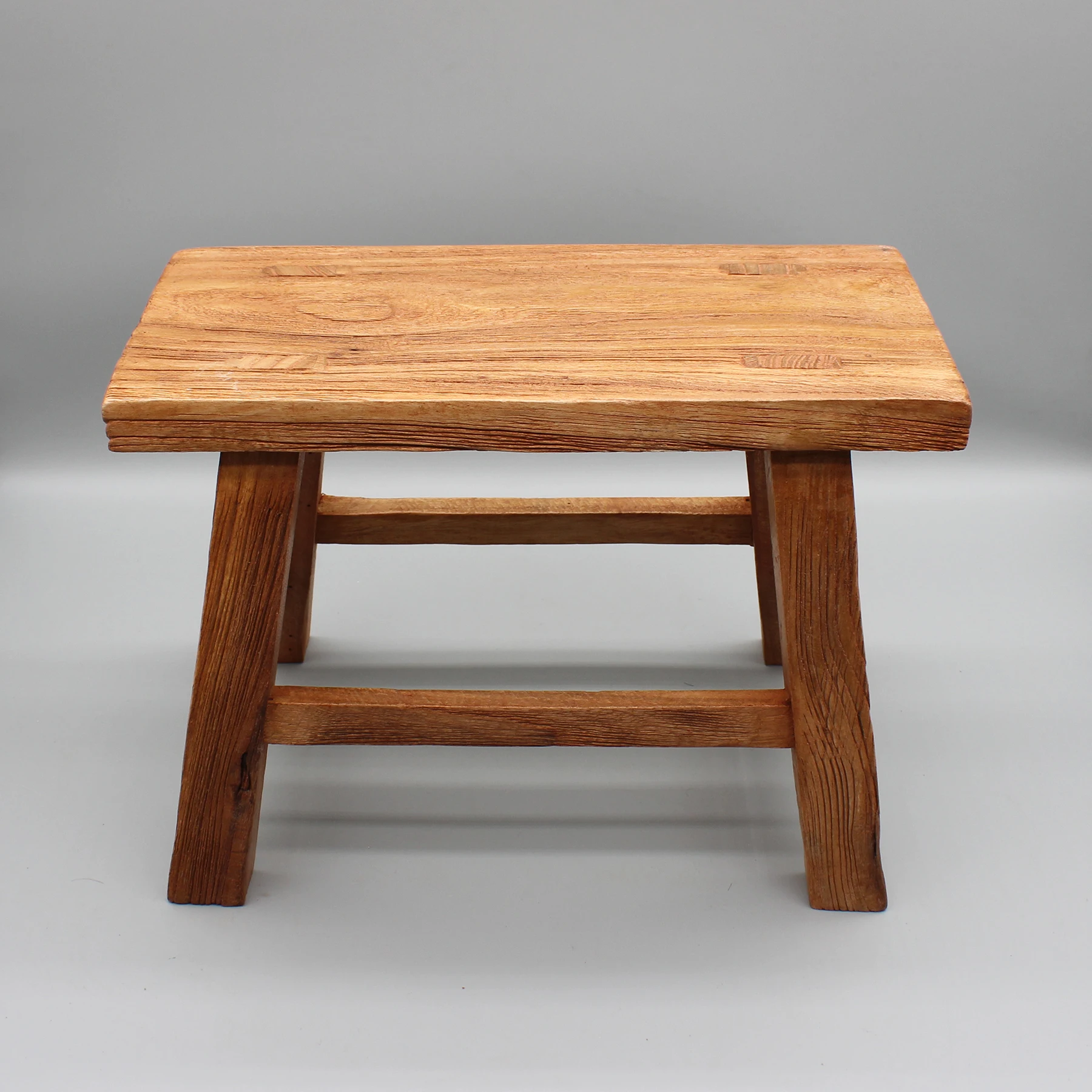 Newly Made Solid Wooden Stool, Elm Hardwood, Rustic Finishing, Kids Chair, Mortise and Tenon Jointed