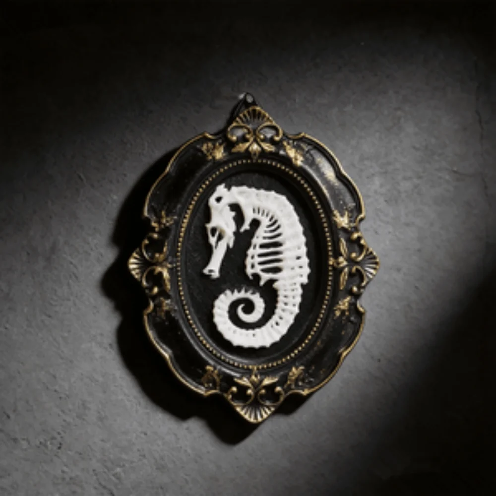 3D Gothic Simulated seahorse skeleton Statue Wall Art Round Frame Home Decor，Best Friend Birthday Gift