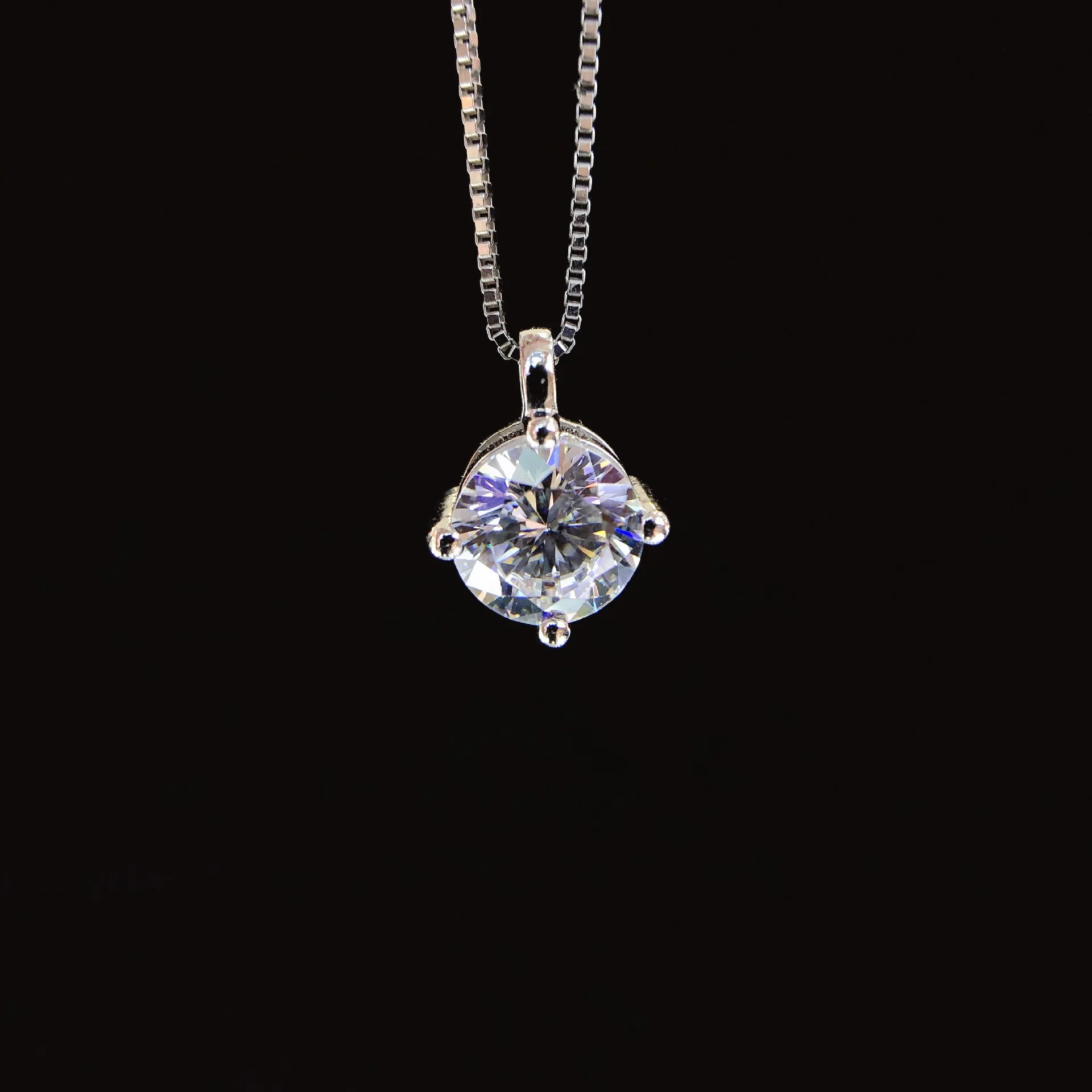 Boutique PT950 platinum diamond necklace pendant womens moissanite necklace 2 carats real diamond platinum clavicle chain