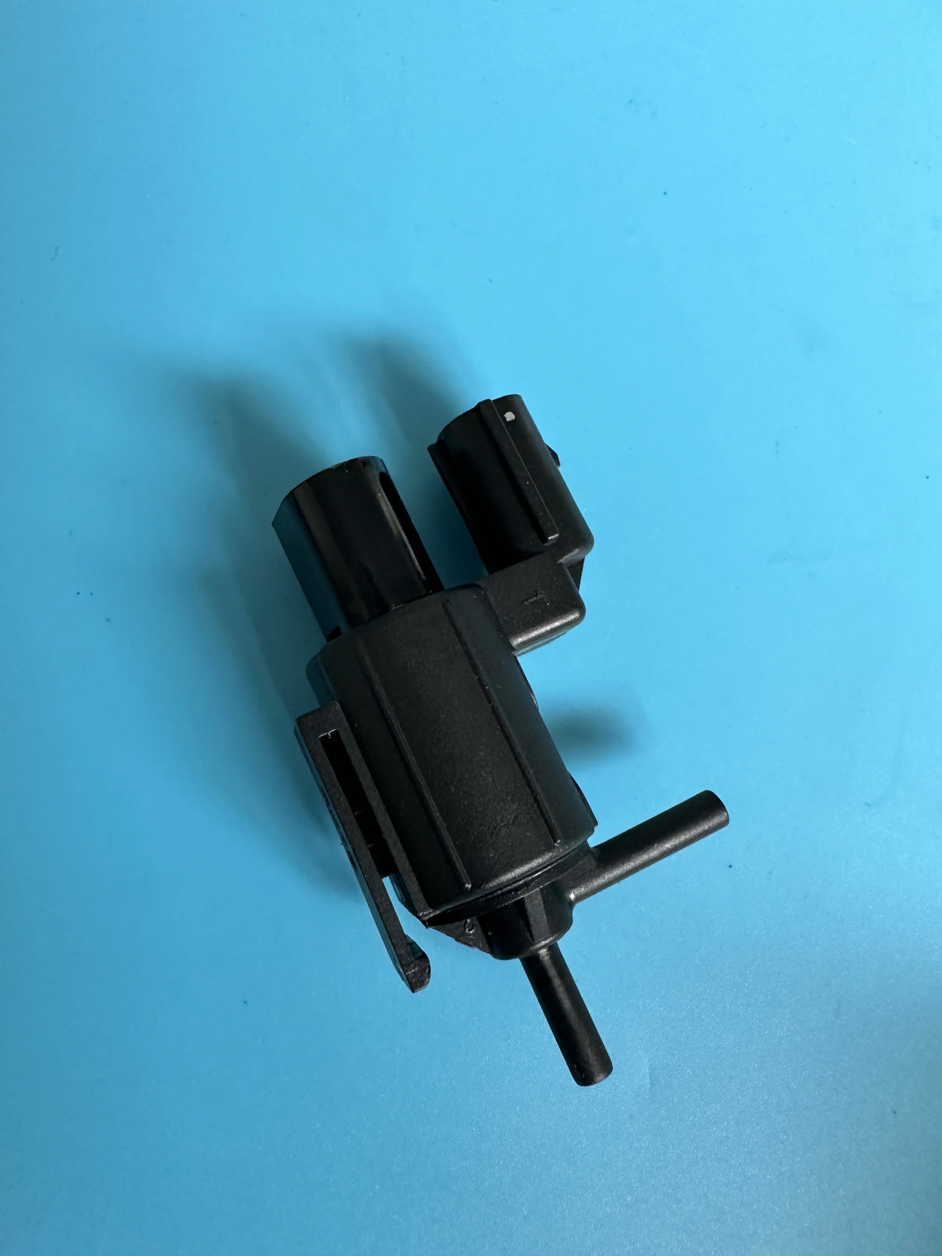 สวิตช์วาล์วไฟฟ้าแท้ 6715400097 สำหรับรถยนต์ซันยอง แอคทีออน เร็กซ์ตัน แอคทีออน สปอร์ต II โครันโด ซี โรเดียส/สตาฟิค มัสโซ(สปอร์ต II)